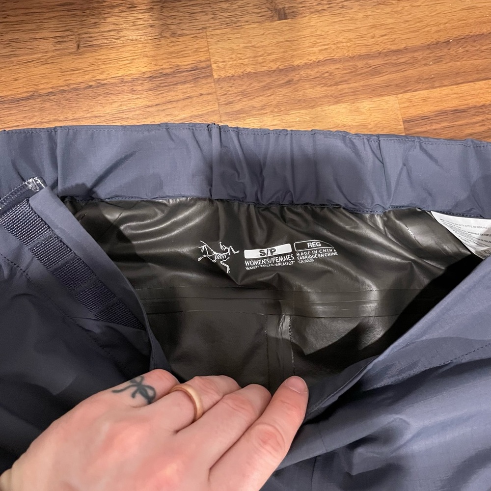 !!SOLD!! Arcteryx Alpha Shell Pant Women’s Goretex Grey Small - Picture 7 of 9